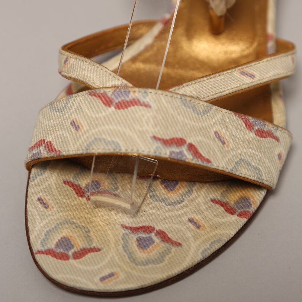Rare CHANEL Sandals - Picture 2 of 9